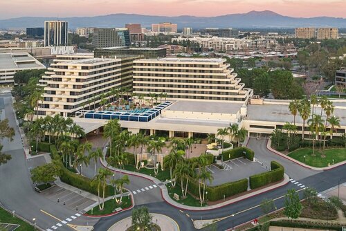 Renaissance Newport Beach Hotel, Забронировать Отель Ньюпорт-Бич Beach Cities Orange County