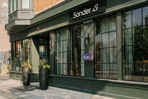 907 Main Hotel Central Square, Sonder By Marriott Bonvoy, Забронировать Отель Central Square Кембридж, рядом с Entrepreneur Walk of Fame