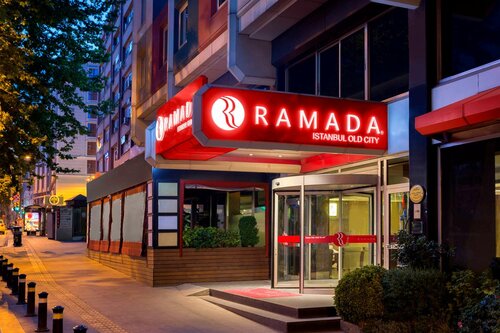 Ramada Istanbul Old City Hotel, Rezervați Hotel Fatih Beyoglu, lângă Yenikapı
