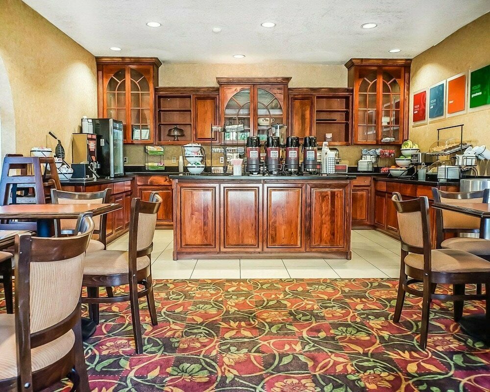 Comfort Suites