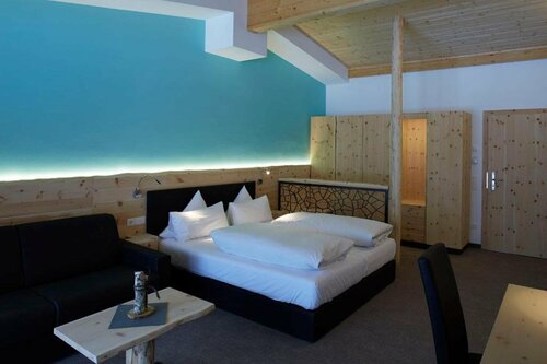 Romantik Resort & SPA Der Laterndl Hof, Забронировать Курортный отель Отели Хальдензе с бассейном, Бассейн
