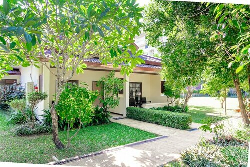 Lombok Garden Hotel, Забронировать Отель Отели Матарам с завтраком, рядом с Cakranegara Market, Завтраки