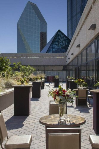 The Westin Dallas Downtown, Забронировать Отель Отели Далласа с бассейном, рядом с Black Academy of Arts &amp; Letters, Бассейн