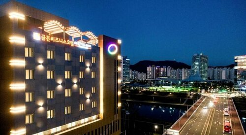 Golden Business Hotel, Забронировать Отель Чинджу Кёнсан-Намдо
