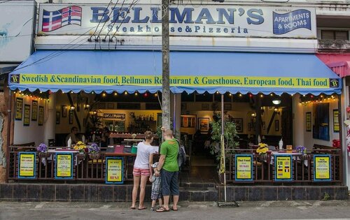 Bellmans Restaurant & Guesthouse, Забронировать Отель Карон Бич остров Пхукет