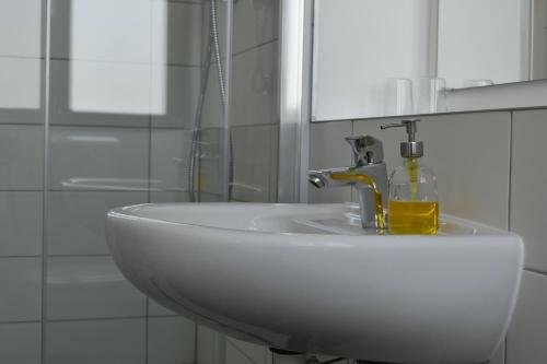 Motel Schönefeld, Prenota Motel Hotel a Brandeburgo con parcheggio, Parcheggio