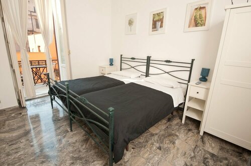Santi Quattro al Colosseo, Book Bed and Breakfast Rom Lazio