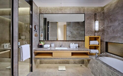 HUALUXE Suzhou Bay Hot Spring Resort by IHG, Забронировать Курортный отель Отели Сучжоу с бассейном, Бассейн