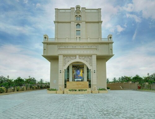 Lemon Tree Premier Dwarka, Varaa Hotelli Gujarat hotellit, joissa on uima-allas, Uima-allas