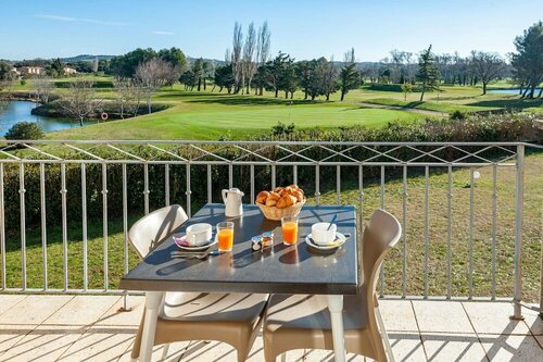 Residhotel Golf Grand Avignon, Забронировать Апарт-отель Авиньон ViaRhona