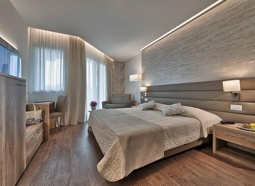 Hotel Harrys' Garden, Забронировать Отель Отели Euganean Hills с питанием, Пансион
