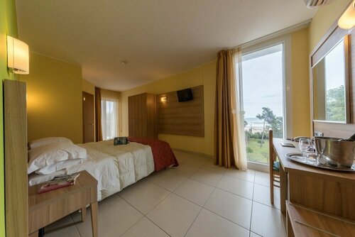 Hotel La Ninfea, Забронировать Отель Монтесильвано Побережье Абруццо