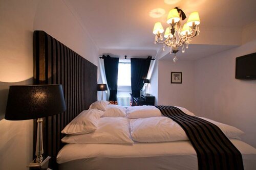 Hotel Aleksandra, Забронировать Отель Гольцхайм Дюссельдорф