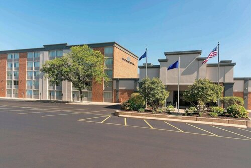 The Center Hotel Grand Rapids Airport, Book Hotel Hoteller i Michigan med parkering, Parkering