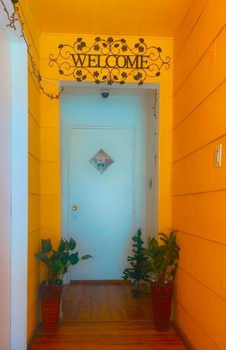 The Yellow Penthouse LLC, Đặt Nhà khách Bắc Las Vegas 