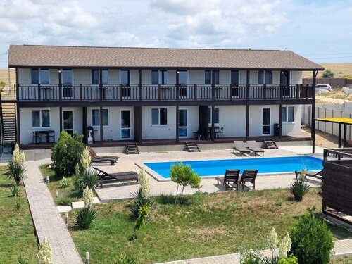 Saint P, Rezervați Hostel Olenevka Black Sea region
