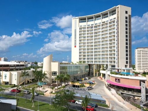 Krystal Urban Cancun & Beach Club