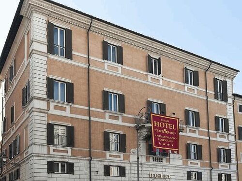 Relais Hotel Antico Palazzo Rospigliosi, Забронировать Отель Отели Рима с парковкой, рядом с Национальный музей Рима, Парковка