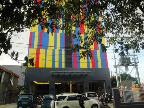 Top Hotel Manado by Gran Puri, Book Hotel Manado North Sulawesi