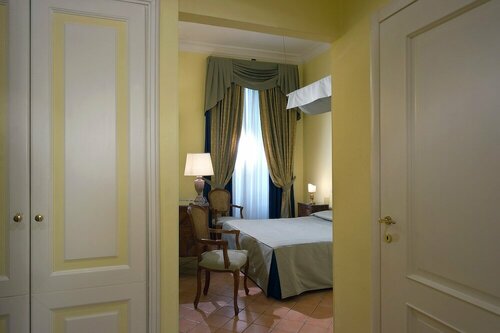 Chiaja Hotel de Charme, Забронировать Отель Кьяйя Неаполь