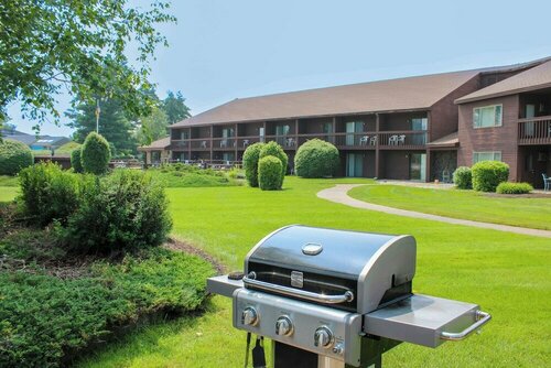 Fireside Inn & Suites Gilford, Забронировать Отель Гилфорд Озеро Уиннипесоки