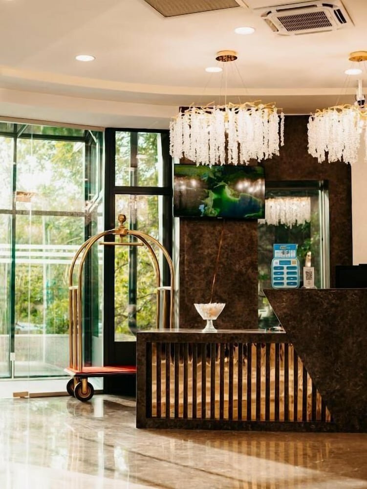 Grand Mildom Hotel