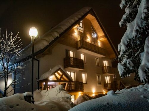 Casa di Pino EcoLodge Hotel, Забронировать Отель Жабляк Жабляк