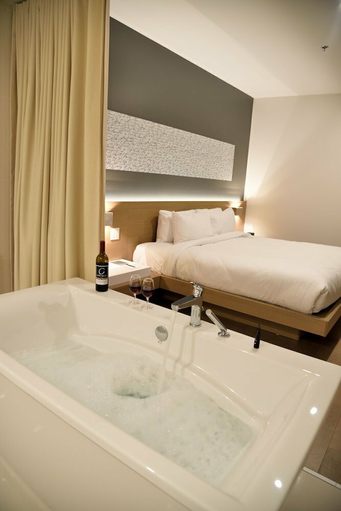 Hotel du Lac Champlain, an Ascend Collection Hotel