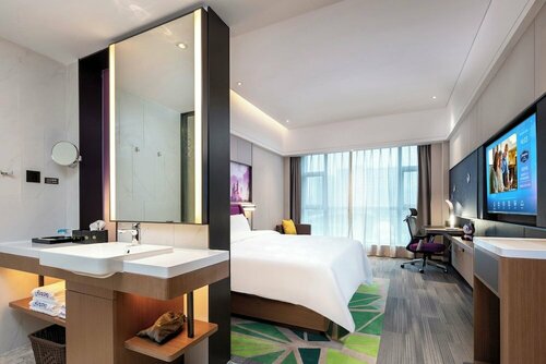 Hampton by Hilton Zhangjiajie Tianmen Mountain - Strategically situatedopposite the Tianmen Mountain Cable Car Station -Complimentary airport shuttle service is offered English-speaking customer service, Prenota Hotel Hotel a Zhangjiajie con parcheggio, Parcheggio