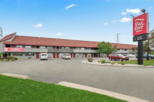 Red Roof Inn Lansing East - Michigan State University, Book Hotel Hoteller i Michigan med parkering, Parkering
