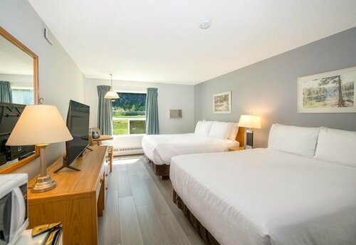 Coast Hinton Hotel, Забронировать Отель Хинтон Alberta's Rockies