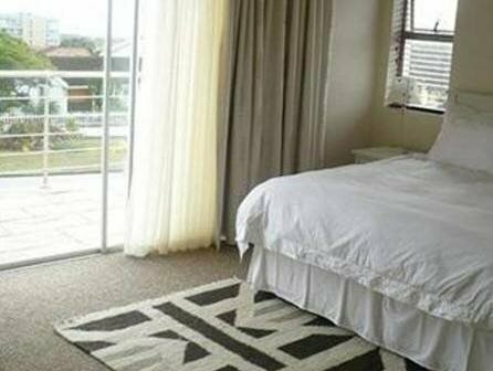Aristotle Guest House, Book Pension Hoteller i Eastern Cape med parkering, Parkering
