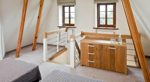 Uroczysko Siedmiu Stawów, Prenota Hotel Gola Dzierżoniowska 