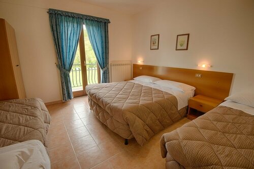 Albergo Della Corte, Забронировать Отель Отели Abruzzo Ski с завтраком, Завтраки