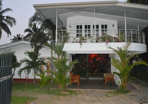 Pinidiya Resort, Забронировать Курортный отель Отели Анурадхапура с парковкой, Парковка