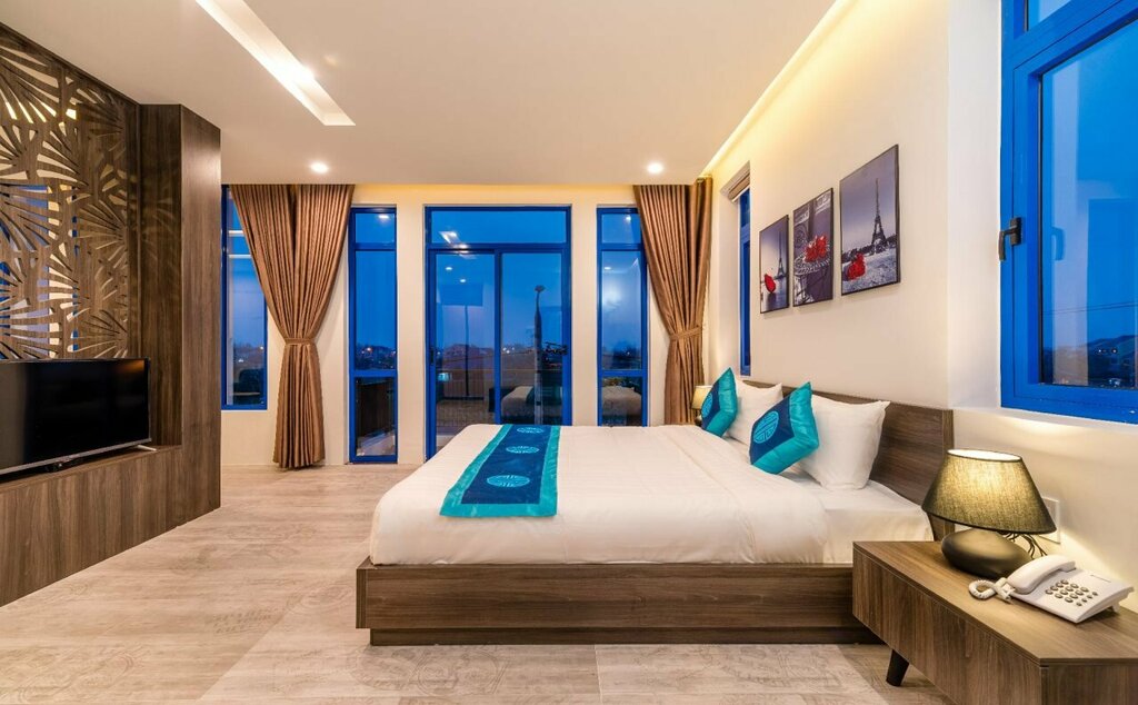 Vivian Blue Villa
