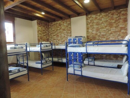 Albergue Santo Tomás de Canterbury - Hostel, Забронировать Хостел Леон 