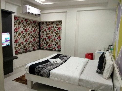 OYO 10254 Hotel Taha Pride, Забронировать Отель Отели штата Махараштры с завтраком, Завтраки