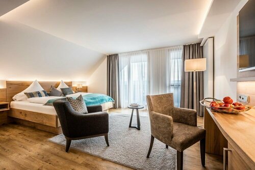 Rührberger Hof Hotel & Restaurant Grenzach-Wyhlen bei Basel, Забронировать Отель Отели Markgräflerland 3 звезды, 3*