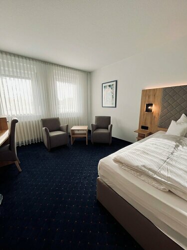 Hotel-Restaurant Zum Schwanen, Забронировать Отель Вермельскирхен Bergisches Land