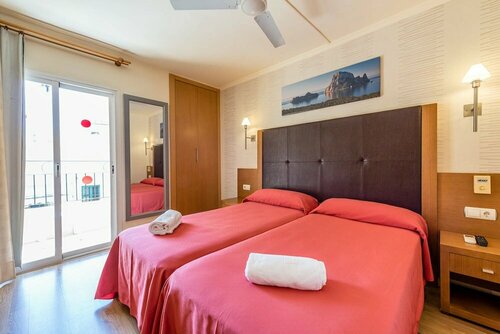 Hostal Residencia Europa Punico, Book Hostel / Vandrerhjem Ivisa 