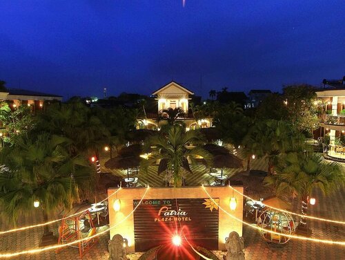 Patria Plaza Hotel, Prenota Hotel Hotel a Blitar con parcheggio, Parcheggio