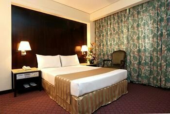 Royal Castle Hotel, Забронировать Отель Отели Тайбэй с парковкой, Парковка