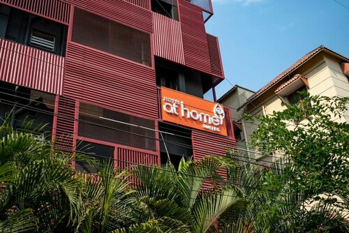 Hotel At Home Suites, Забронировать Отель Отели Гачибоули с завтраком, Завтраки