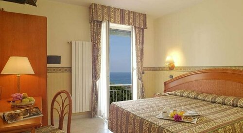 Hotel Casella, Забронировать Отель Пьетра-Лигуре Ривьера-делле-Пальме