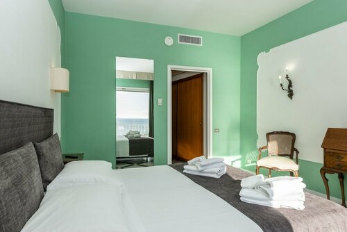 Hotel Ristorante Maga Circe, Забронировать Отель Отели Сан-Феличе-Чирчео 4 звезды, 4*