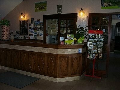 Logis Hotel Des Rochers, Book Hotel Hoteller i Rhône-Alps med parkering, Parkering