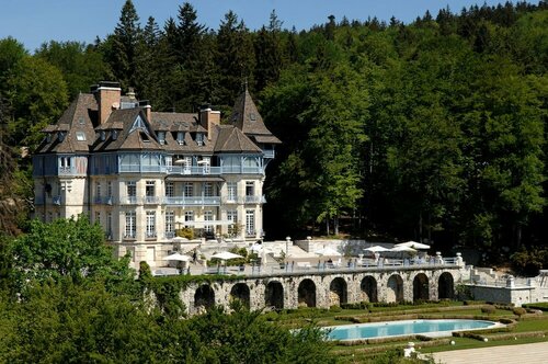 Domaine des Avenières, Book Hotel Hoteller i Rhône-Alps med parkering, Parkering