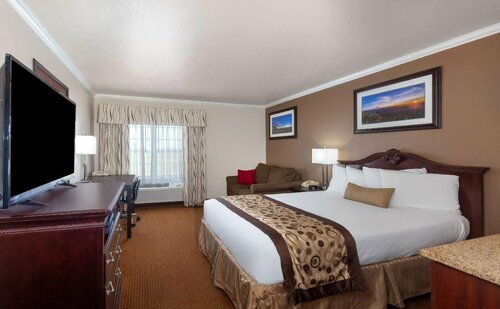 Ramada by Wyndham Moses Lake, Забронировать Отель Мозес-Лейк штат Вашингтон