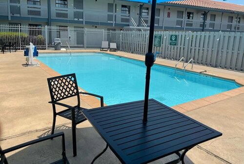Quality Inn & Suites Tuscaloosa near University, Забронировать Отель Недорогие отели Таскалуса, недорого